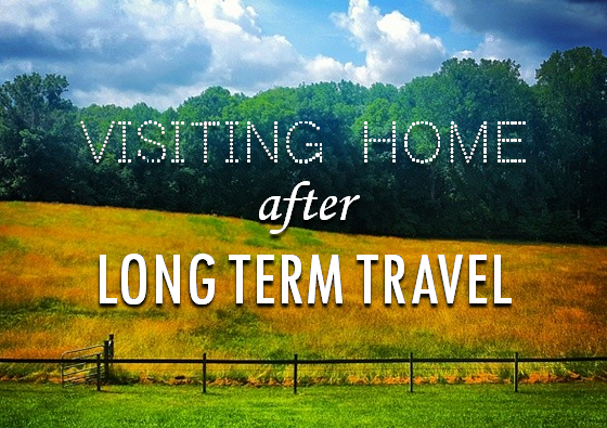 Visita a casa después de un largo viaje. Visita a casa después de un largo viaje.