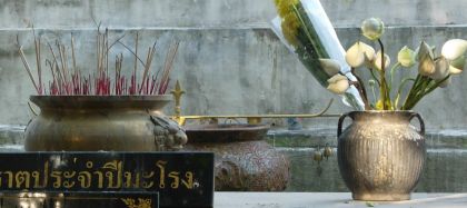 Cómo ofrecer un sacrificio budista (Wai Phra)
