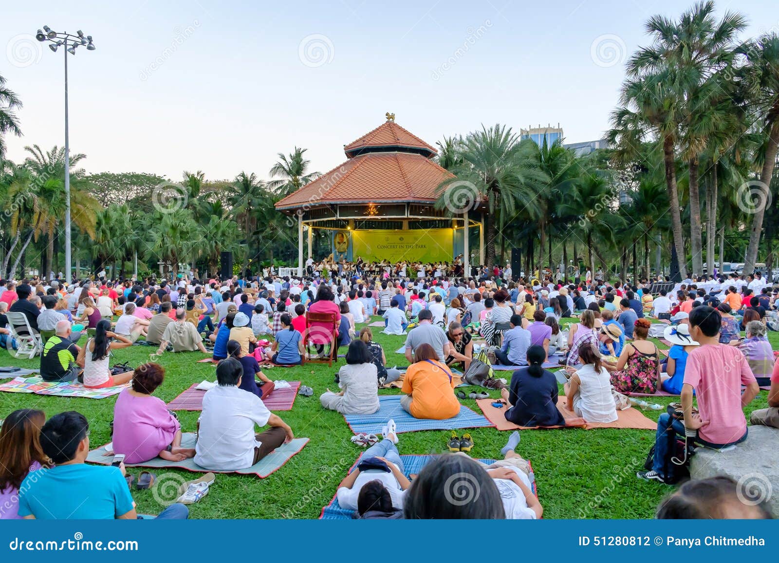 Una velada con la Orquesta Sinfónica de Bangkok en el parque Lumphini